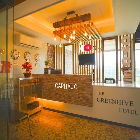 Capital O Oyo 785 The Greenhive Hotel Ibaan エクステリア 写真